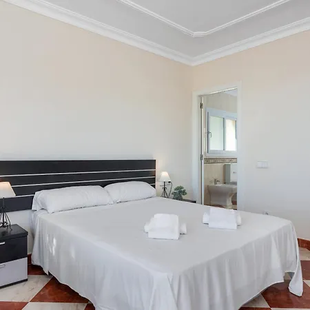 Ros - Plusholidays Villa
