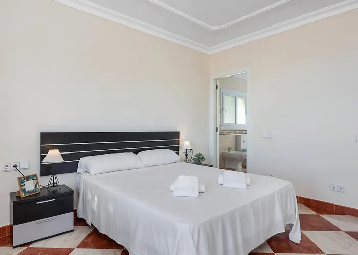 Ros - Plusholidays Willa