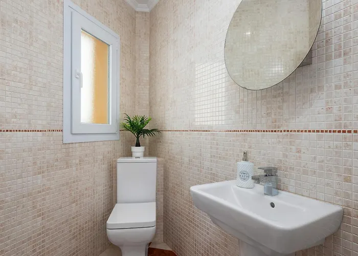 Ros - Plusholidays Willa