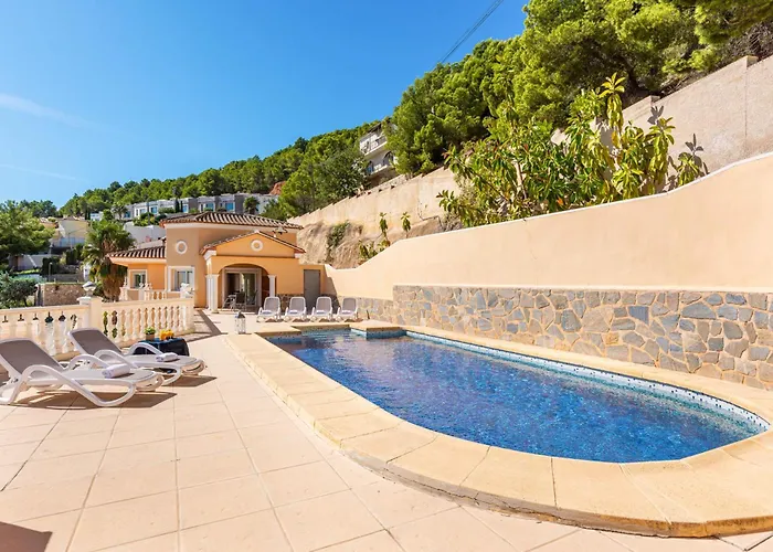 Ros - Plusholidays Willa